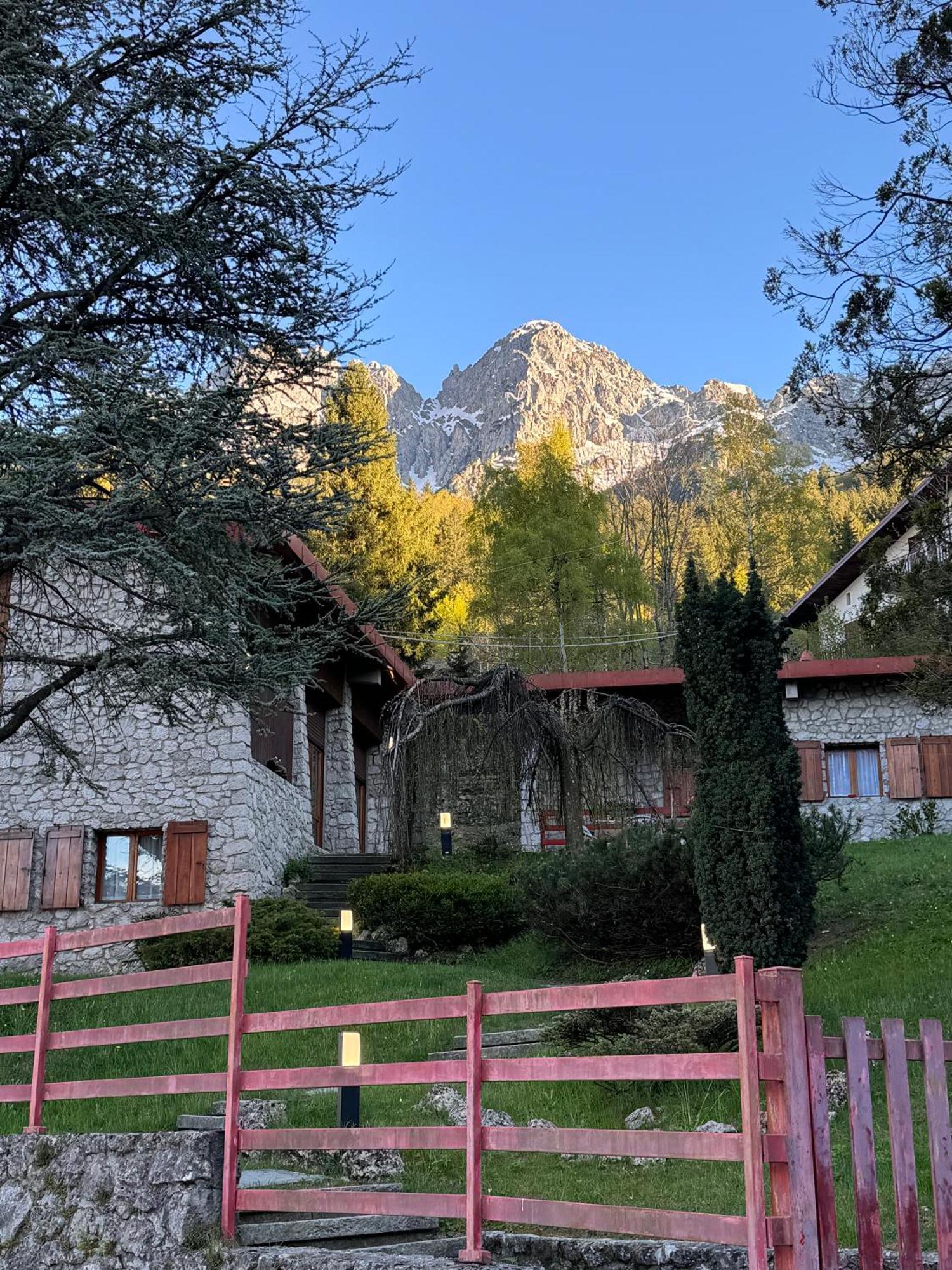 Villa Drago Chalet Oltre il Colle Exteriör bild
